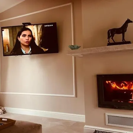 Comfortable With Sauna And Whirlpool Hébergement de vacances