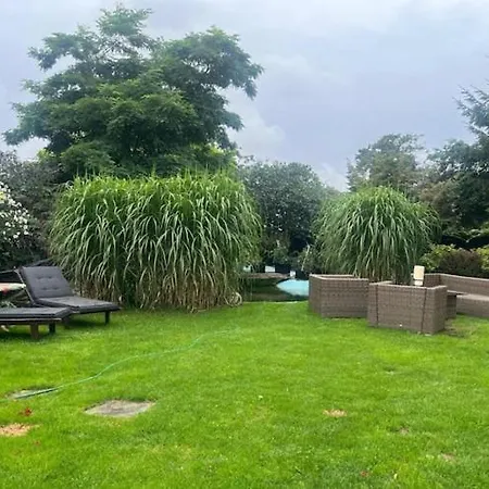 With Fireplace, Sauna, Whirlpool *